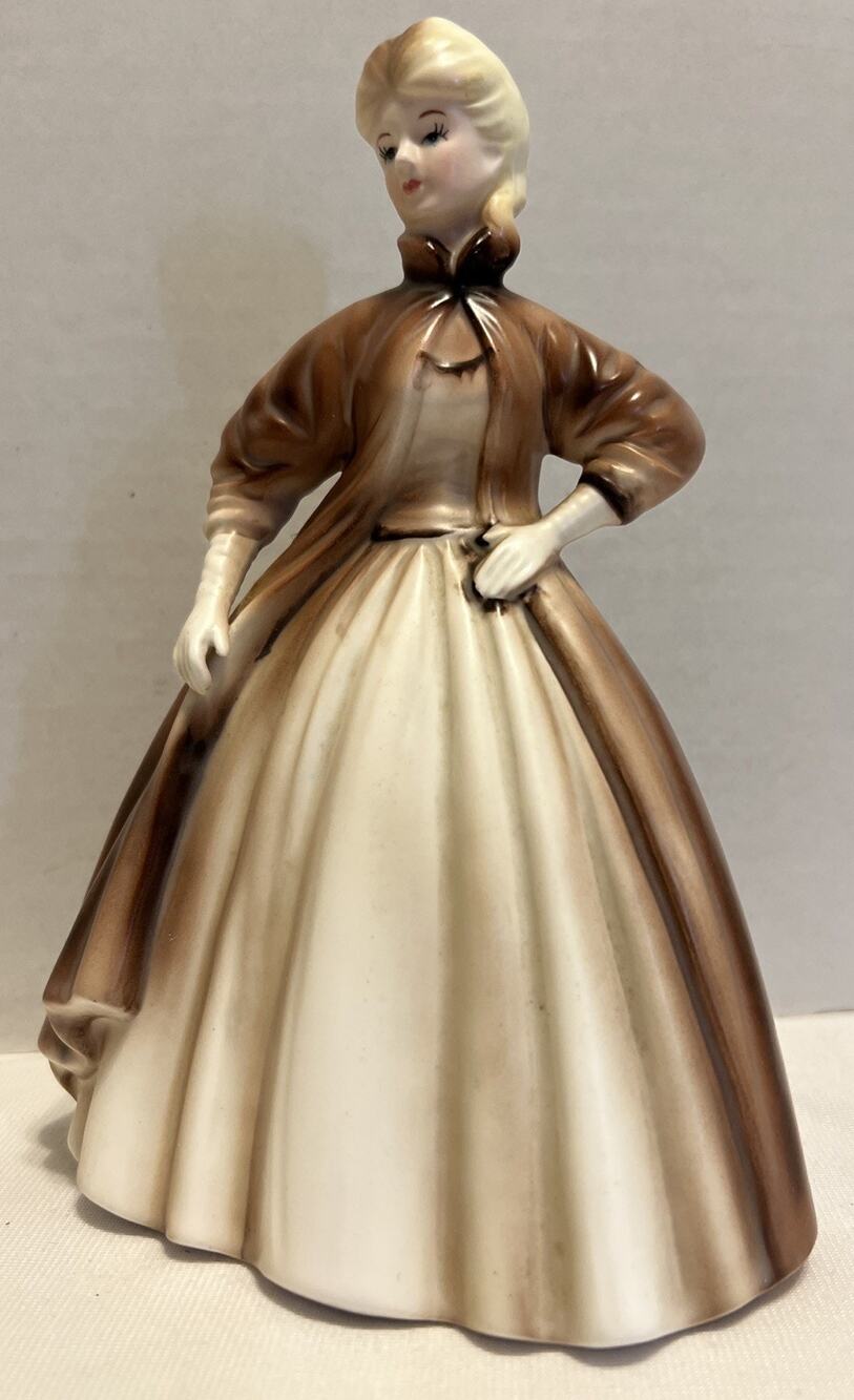 Vintage 1963 INARCO Cleve Ohio E-1031 Lady Figurine made in Japan